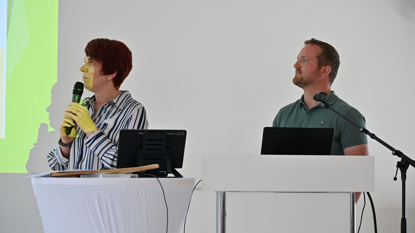 Vortrag Katja Müller und Philipp Eigner Von links nach rechts: Staatssekretär Florian Hauer, Bertil Wewer, Kerstin Rocktäschel, Sebastian Leskien, Daniel Wrobel
