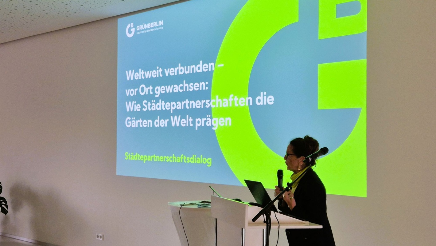 Vortrag von Beate Reuber Von links nach rechts: Staatssekretär Florian Hauer, Bertil Wewer, Kerstin Rocktäschel, Sebastian Leskien, Daniel Wrobel